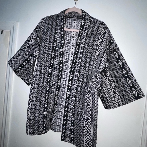 Forever 21 Tribal Print BOHO Open Cardigan - Picture 2 of 6